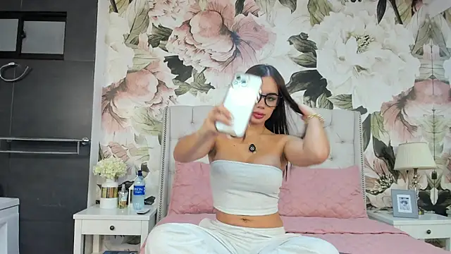 MaddyMay  online show from November 2025 09:03:01 PM