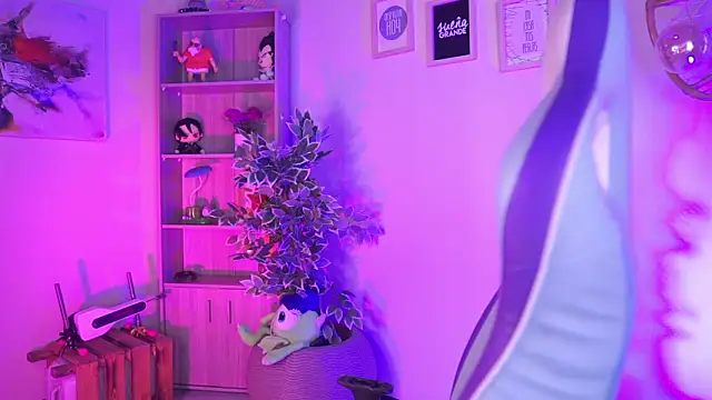 chloe moons  online show from March 2026 08:16:02 PM