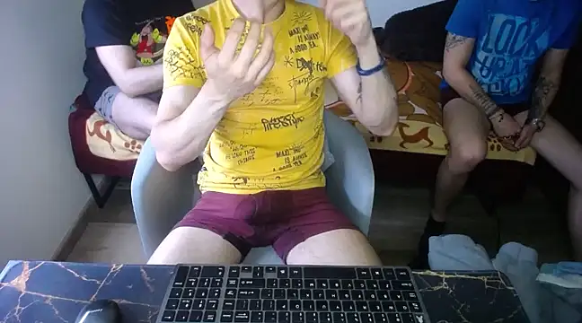 Snapshot of bossking017 chatting on March 2025 07:17:01 PM bossking017 online show from March 2025 07:17:01 PM