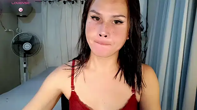 Snapshot of holly_bitch chatting on July 2026 01:10:02 AM holly bitch online show from July 2026 01:10:02 AM