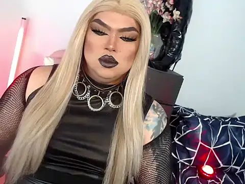 Snapshot of michellevixen922 chatting on November 2025 06:09:02 PM michellevixen922 online show from November 2025 06:09:02 PM