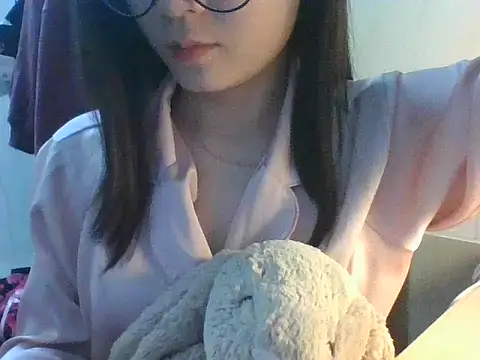 Linzly online show from November 2025 04:58:02 PM