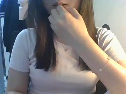 Linzly online show from November 2025 04:56:01 PM