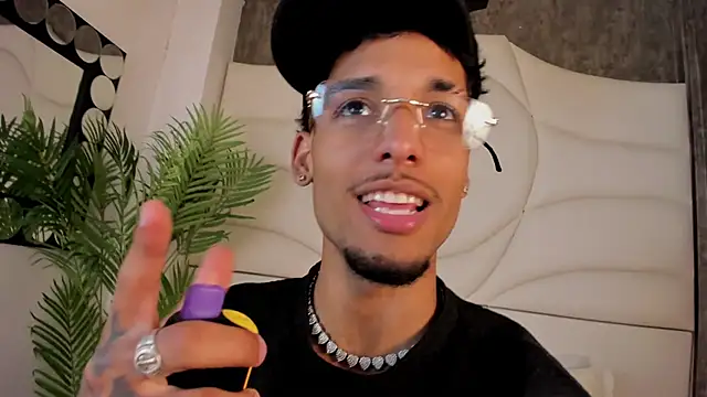 Thiagoferreti online show from October 2025 03:29:02 AM