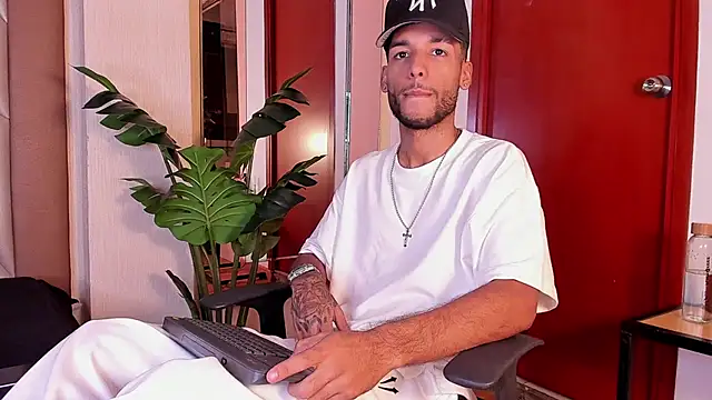 Thiagoferreti online show from March 2026 03:09:02 AM