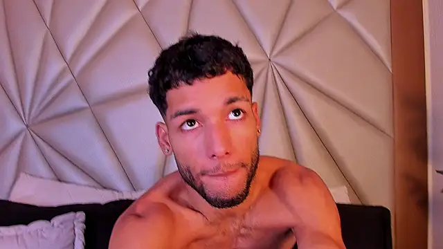 Thiagoferreti online show from March 2026 12:38:01 PM