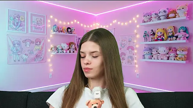 sukie spooky online show from April 2026 08:54:01 AM