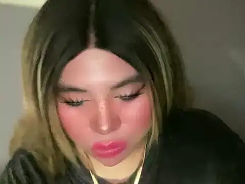 Snapshot of Naughtyrosecum chatting on September 2025 03:35:01 PM Naughtyrosecum online show from September 2025 03:35:01 PM