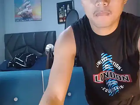 Snapshot of urbigcock_andrie chatting on April 2026 09:43:02 AM urbigcock andrie online show from April 2026 09:43:02 AM