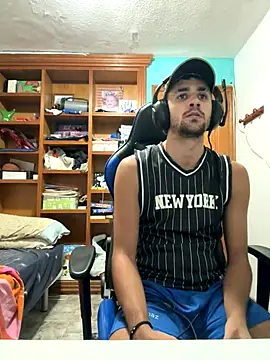 aavrdvh33 online show from October 2025 09:45:01 PM