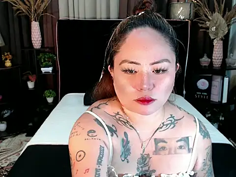Snapshot of EstellaStarXxx chatting on April 2026 01:48:02 PM EstellaStarXxx online show from April 2026 01:48:02 PM
