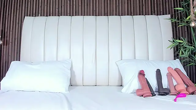 SandraMilerr online show from October 2025 04:13:02 AM