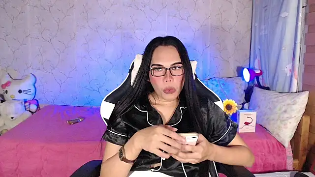 TssluttyNikka online show from April 2026 12:53:02 PM