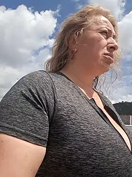 sofiacurvy 45 online show from December 2025 04:16:01 PM