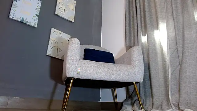 Snapshot of emily_ox0 chatting on February 2026 06:15:01 PM emily ox0 online show from February 2026 06:15:01 PM