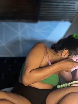 Kaily Sweet16 online show from April 2026 05:07:02 PM