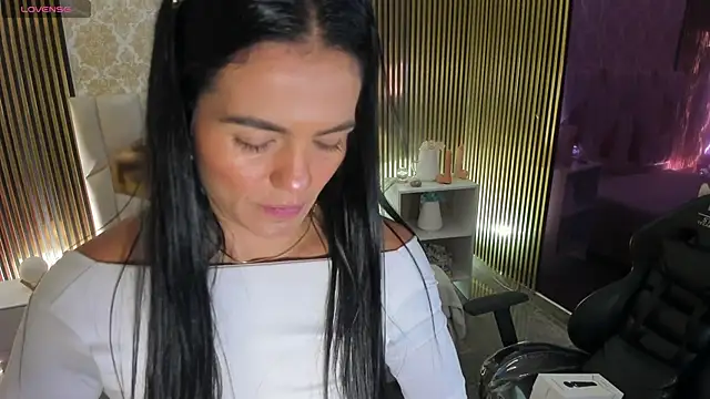 Rosalind tay online show from October 2025 11:41:02 AM