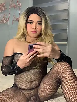 VictoriaL0ve online show from November 2025 07:18:02 AM