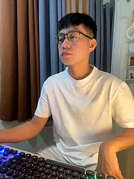 xshyboyx online show from October 2025 03:36:01 PM