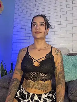 Im Fernanda online show from October 2025 12:08:02 AM