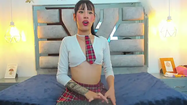 RoxanneCrush  online show from November 2025 09:06:01 PM