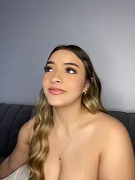 KYLIE JONES6 online show from October 2025 10:34:02 PM