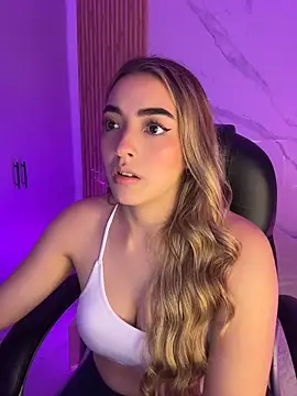 Snapshot of KYLIE_JONES6 chatting on June 2026 02:38:01 AM KYLIE JONES6 online show from June 2026 02:38:01 AM
