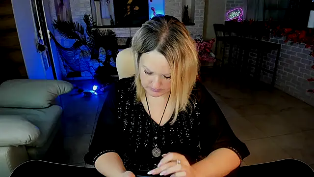 MariemLui online show from October 2025 12:22:02 PM