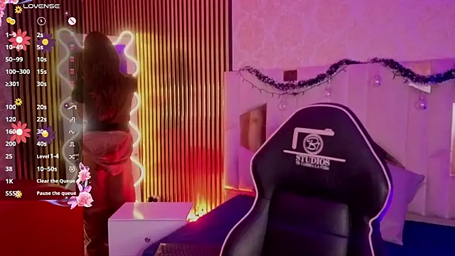 LIHIAN TAY online show from January 2026 03:42:02 AM