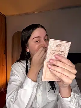 Agata Holman online show from January 2026 06:22:02 PM