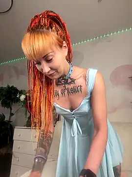 Snapshot of Lets_Fun chatting on October 2025 11:35:01 PM Lets Fun online show from October 2025 11:35:01 PM