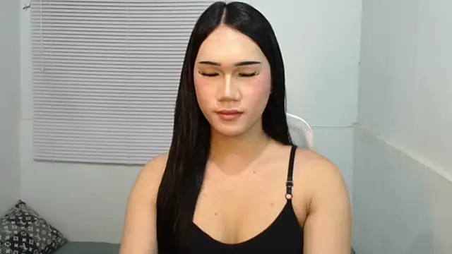 Snapshot of Leighs_Celine chatting on February 2026 07:04:02 PM Leighs Celine online show from February 2026 07:04:02 PM