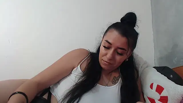 Maryem637048 online show from November 2025 01:22:02 PM