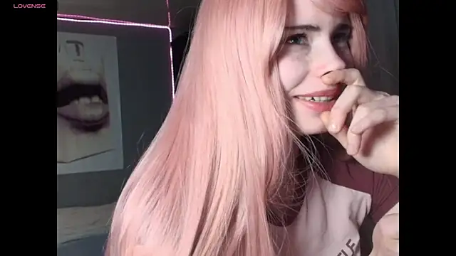 PieraMarch online show from April 2026 07:50:02 PM