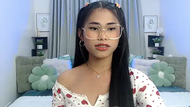 PrettyBlythes TS online show from October 2025 04:07:01 PM