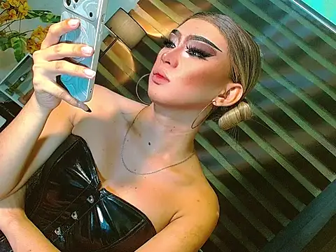 Snapshot of Queen_yasii_88 chatting on July 2026 12:55:01 PM Queen yasii 88 online show from July 2026 12:55:01 PM