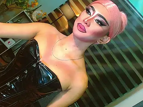 Snapshot of Queen_yasii_88 chatting on July 2026 01:38:01 PM Queen yasii 88 online show from July 2026 01:38:01 PM
