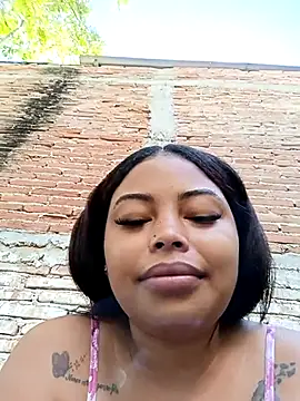 Naomi-Summer online show from November 2025 01:43:01 PM