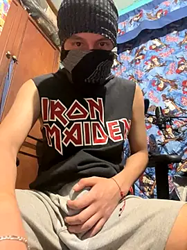 Snapshot of Skinny_Longhair chatting on September 2025 07:14:02 AM Skinny Longhair online show from September 2025 07:14:02 AM