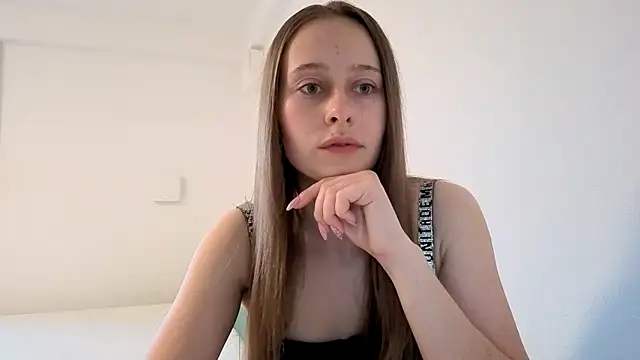 Kisacka online show from April 2026 05:01:02 PM