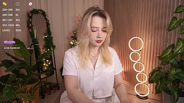 LauraWifeness online show from December 2025 05:37:01 AM