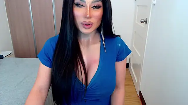 Snapshot of MissKylie002 chatting on August 2026 06:32:01 PM MissKylie002 online show from August 2026 06:32:01 PM