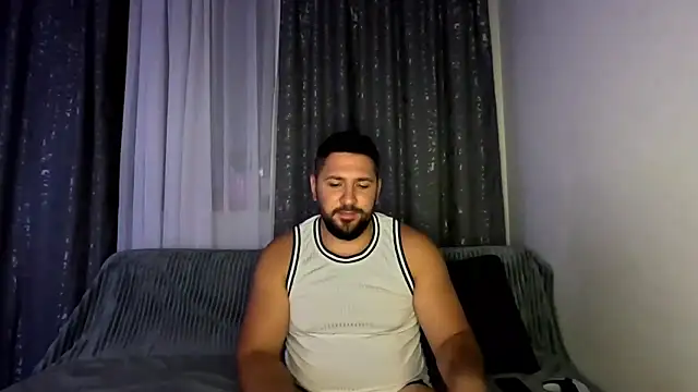 Gold Alpha Boy online show from September 2025 06:30:02 PM