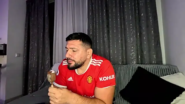 Gold Alpha Boy online show from September 2025 08:13:02 PM