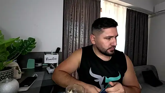 Gold Alpha Boy online show from October 2025 08:36:02 AM