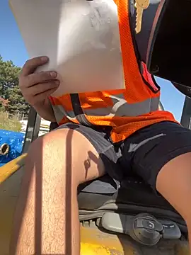 PuttieIn online show from September 2025 04:01:01 PM