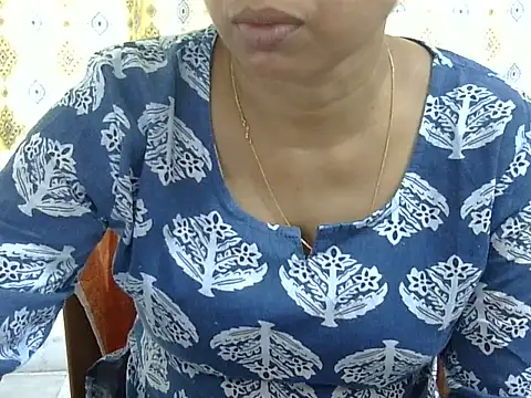 Snapshot of CHAMELI4747 chatting on May 2026 09:06:01 AM CHAMELI4747 online show from May 2026 09:06:01 AM