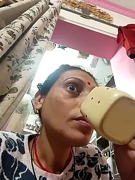 Snapshot of ISHANI-SINGH chatting on January 2026 03:42:02 AM ISHANI-SINGH online show from January 2026 03:42:02 AM