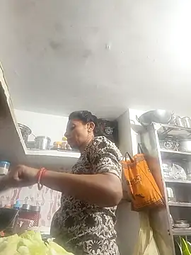 Snapshot of ISHANI-SINGH chatting on February 2026 04:05:02 PM ISHANI-SINGH online show from February 2026 04:05:02 PM