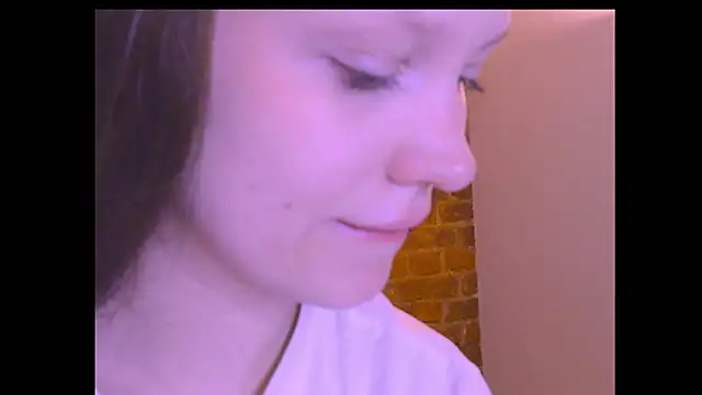 Snapshot of Lunliss chatting on April 2026 05:34:01 PM Lunliss online show from April 2026 05:34:01 PM